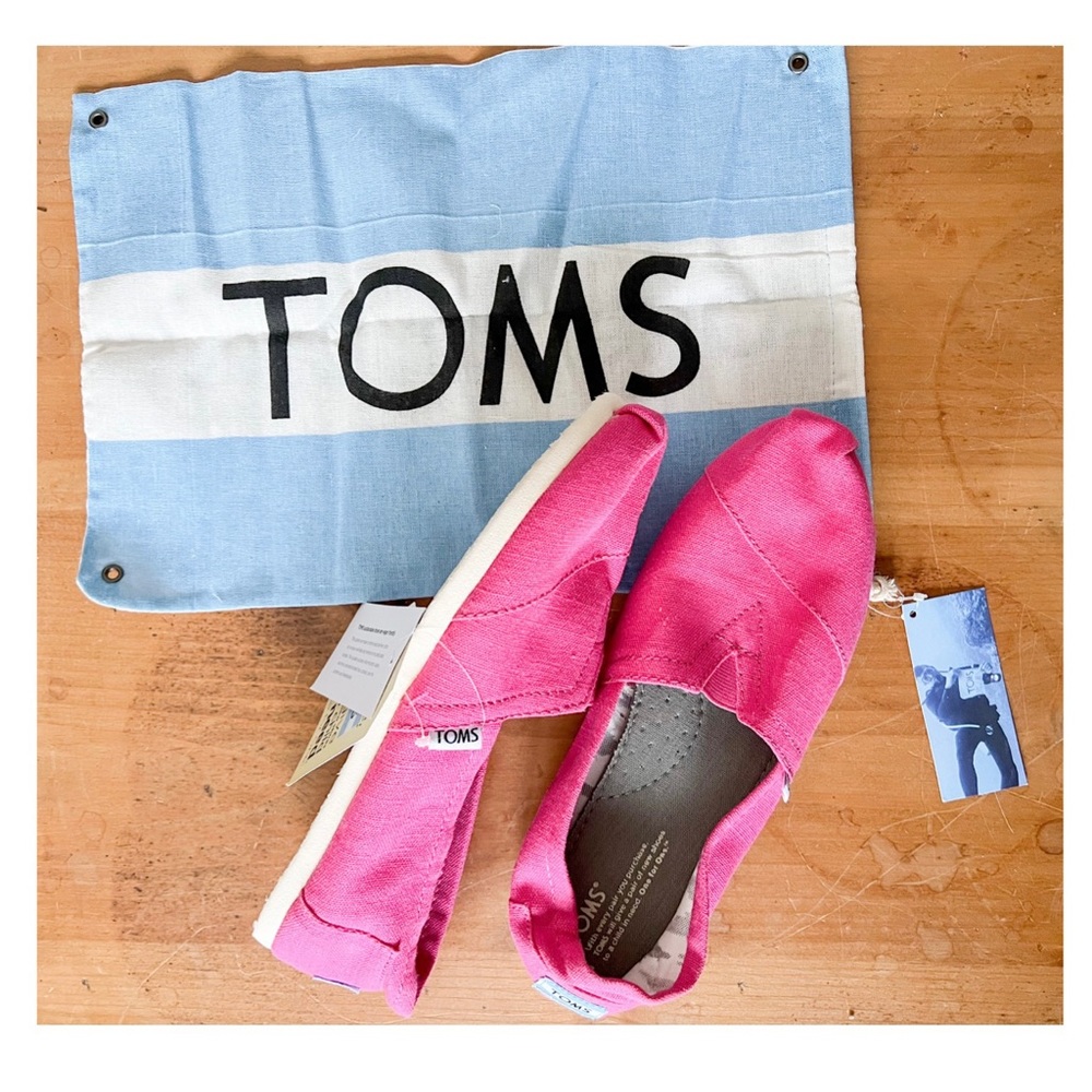 NWT TOMS Bright Pink Earthwise Hemp Classics size 9.5